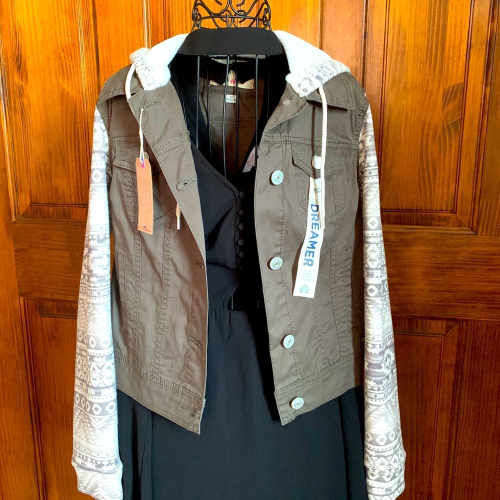NWT Wallflower jacket. Cute!!